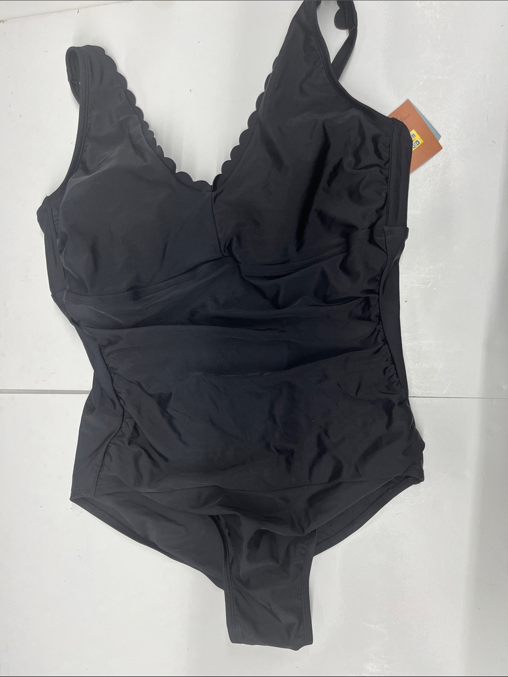 NEW Shade & Shore Black Scallop Edge Women’s One-Piece Swimsuit Size 22